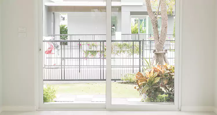 Balcony Screen Door Repair in Pittsburg, CA