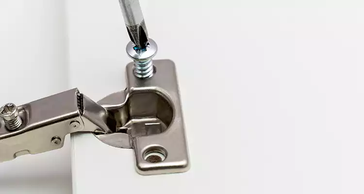 Screen Door Hinge Repair in Pittsburg, CA