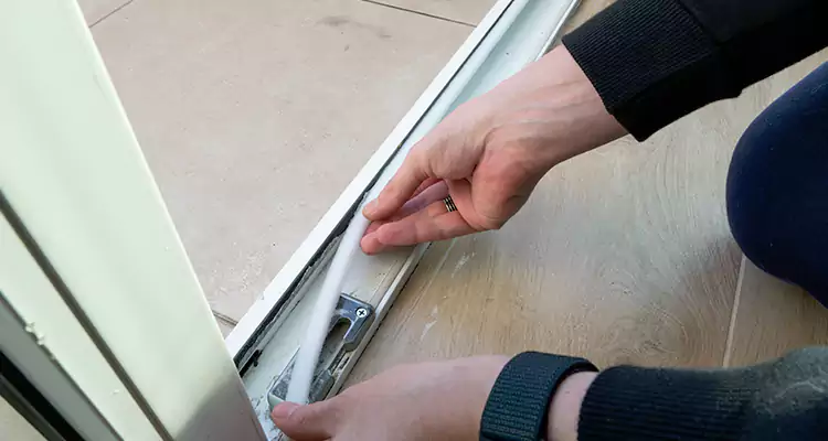 Garage Door Off Track Repair in Pittsburg, CA