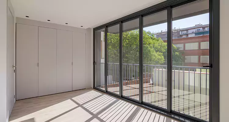 Fix Sliding Screen Door Track in Pittsburg, CA